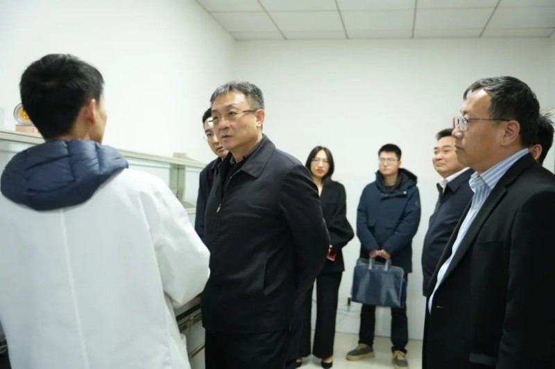 山東省供銷合作社聯(lián)合社黨組書記、理事會主任張傳忠一行蒞臨公司調(diào)研交流