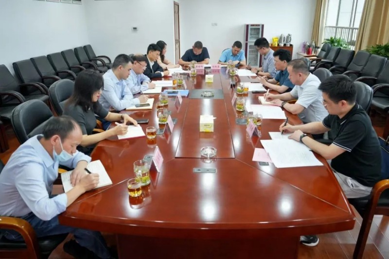 湖南省供銷(xiāo)合作總社黨組書(shū)記、理事會(huì)主任周曉理調(diào)研公司并主持召開(kāi)座談會(huì)