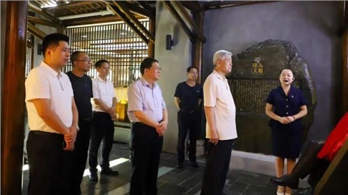 原國務(wù)院參事、國家制造強(qiáng)國建設(shè)戰(zhàn)略咨詢委員會委員張綱一行來集團(tuán)白沙溪茶廠考察調(diào)研