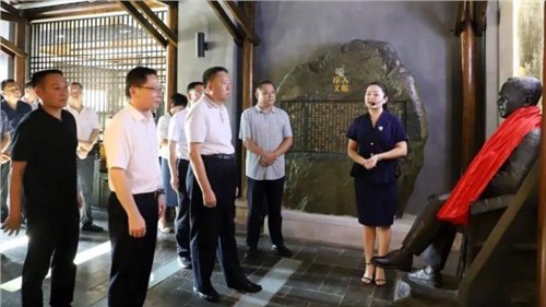 湖南省政協(xié)主席、黨組書記毛萬春一行來集團(tuán)白沙溪茶廠考察調(diào)研