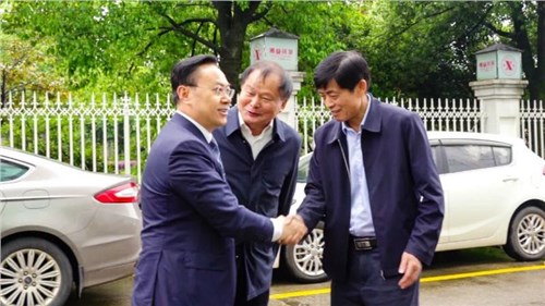湖南師范大學(xué)校長劉仲華院士、副校長唐賢清一行蒞臨集團益陽茶廠調(diào)研指導(dǎo)