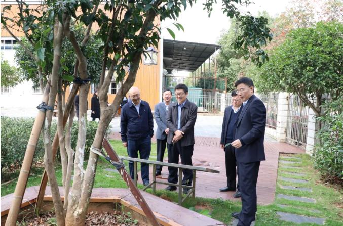 省供銷合作總社黨組書(shū)記、理事會(huì)主任劉湘凌調(diào)研我司