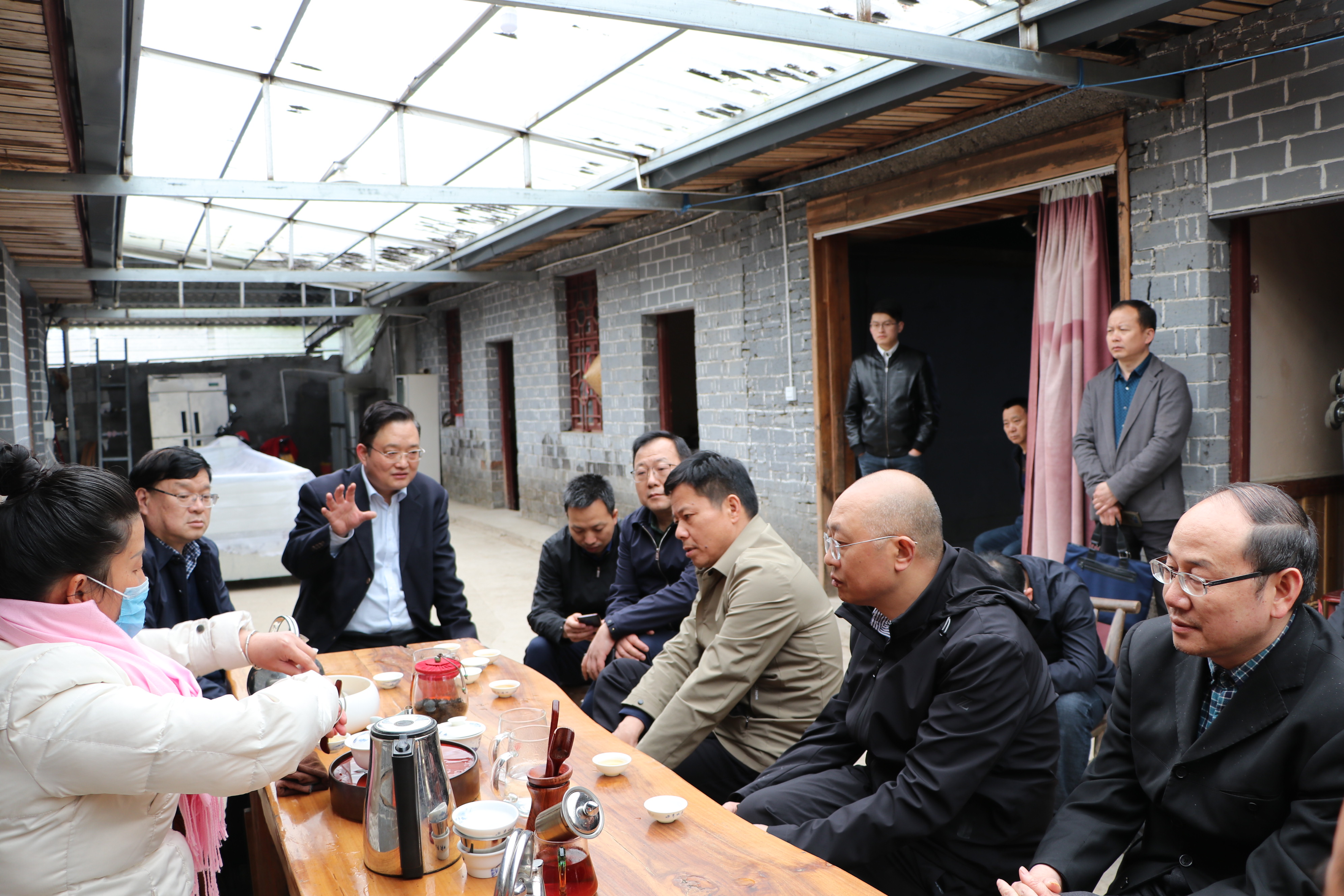 歐程遠(yuǎn)、朱用文等領(lǐng)導(dǎo)調(diào)研集團(tuán) 天子山御茶園有限公司